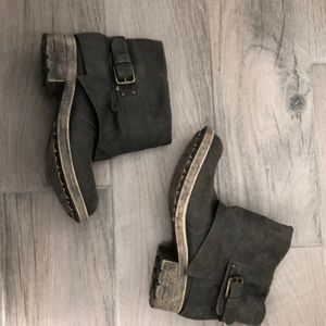 Olive green canvas boots